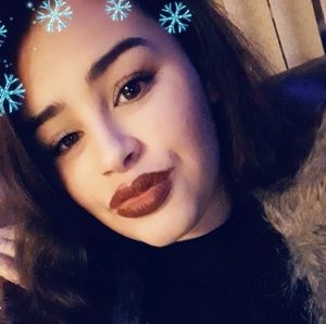 Meet your Posher, Yari